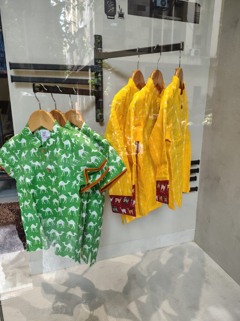tiny bunnies baby clothing 1-2 2-3 3-4 years children apparels cotton clothing sets top pant pajama shirt shorts skirts fabrics comfort dresses